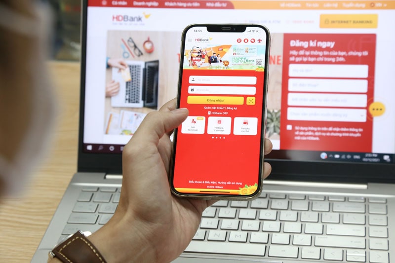 Đăng nhập app HDBank trên thiết bị mới được không?