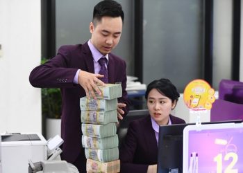 Xếp hạng thu nhập bình quân nhân viên ngân hàng 2026